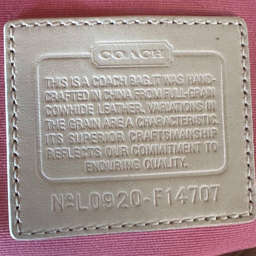 Coach Zoe Leather Shoulder Bag. - Picture 9 of 12